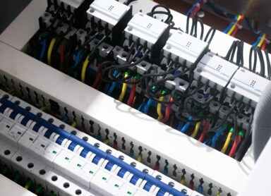 Jednostka natężenia prądu – czym jest amper i jak go mierzymy?